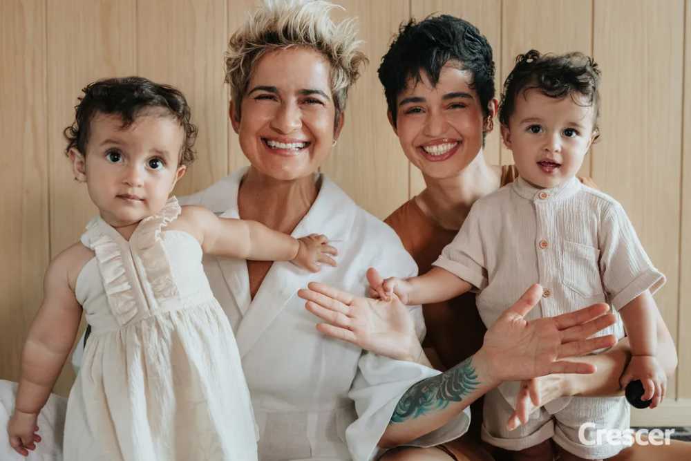 Nanda Costa, esposa e filhas